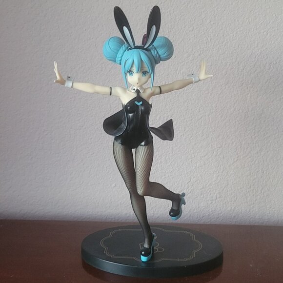 Vocaloid Other - Bunny Miku Figure